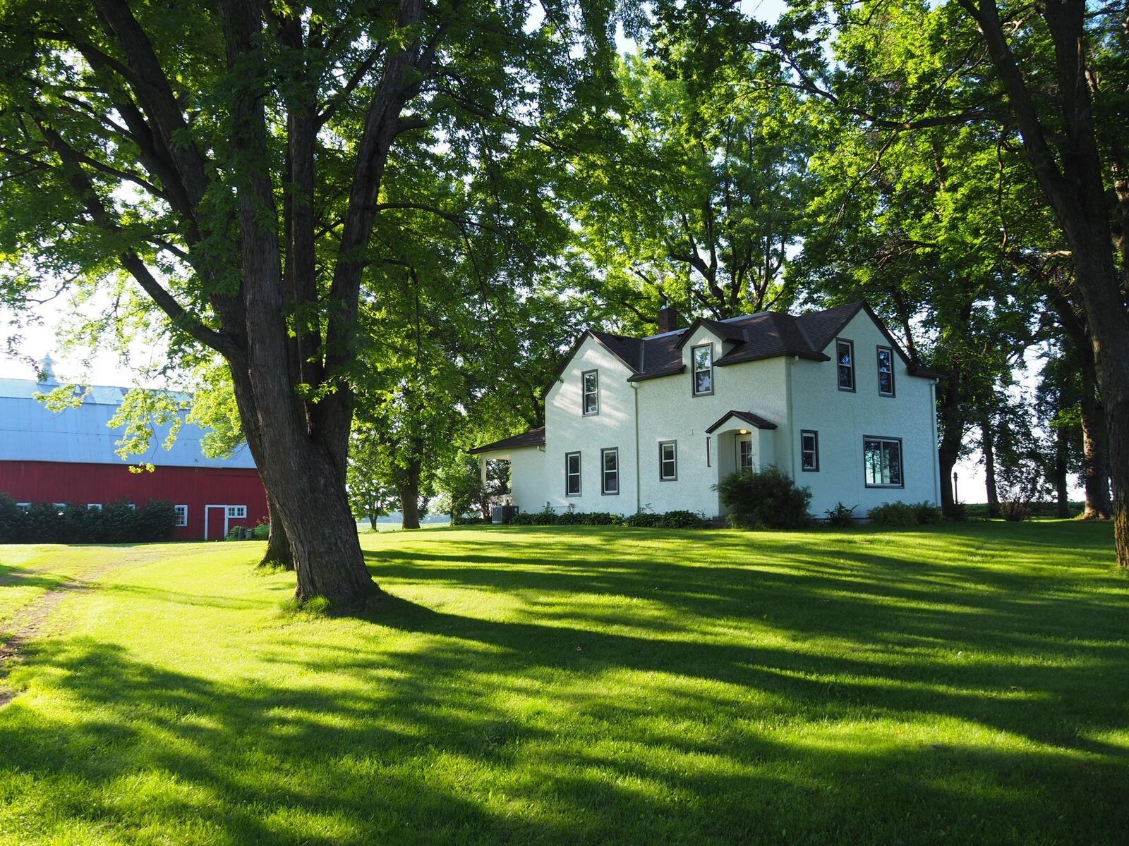 Property Photo: 22132 County Road 9 MN 55395