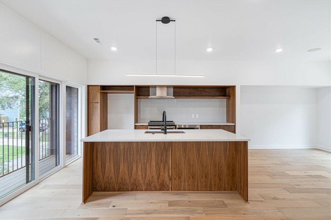 Property Photo: 414 SE G Street AR 72712