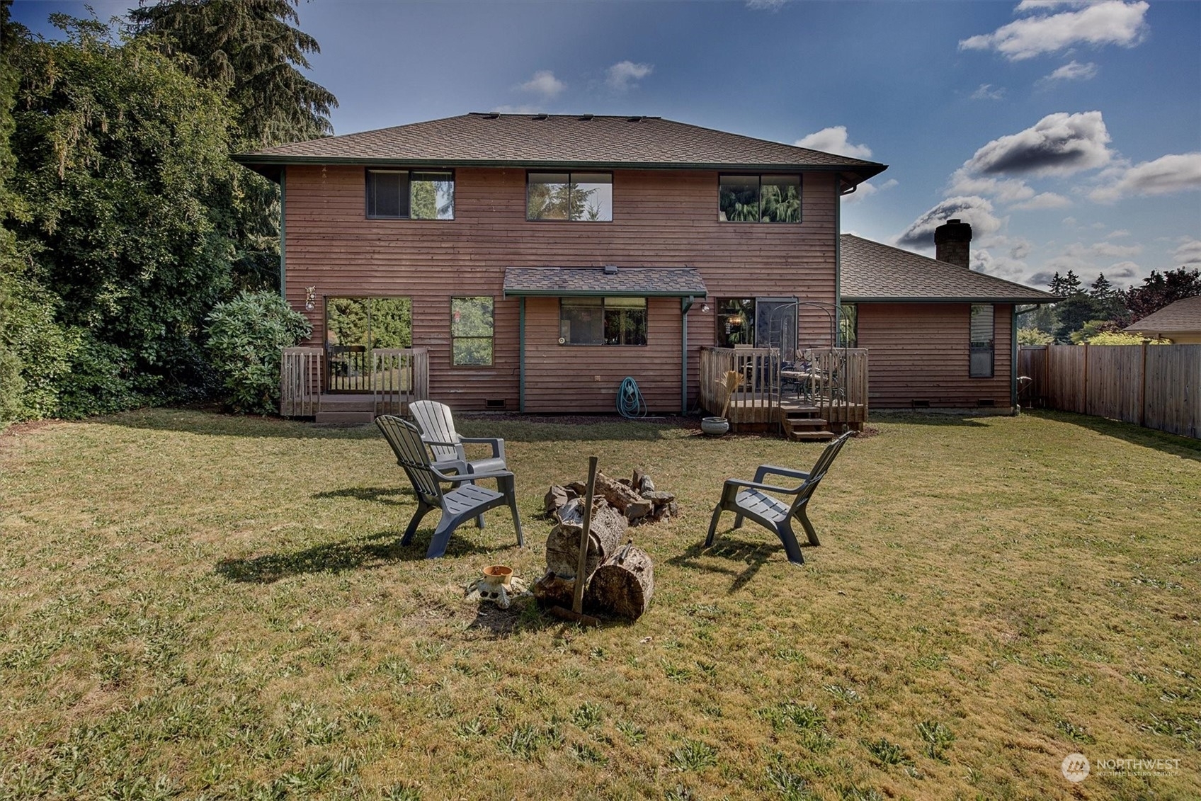 Property Photo:  629 152nd Place SW  WA 98087 