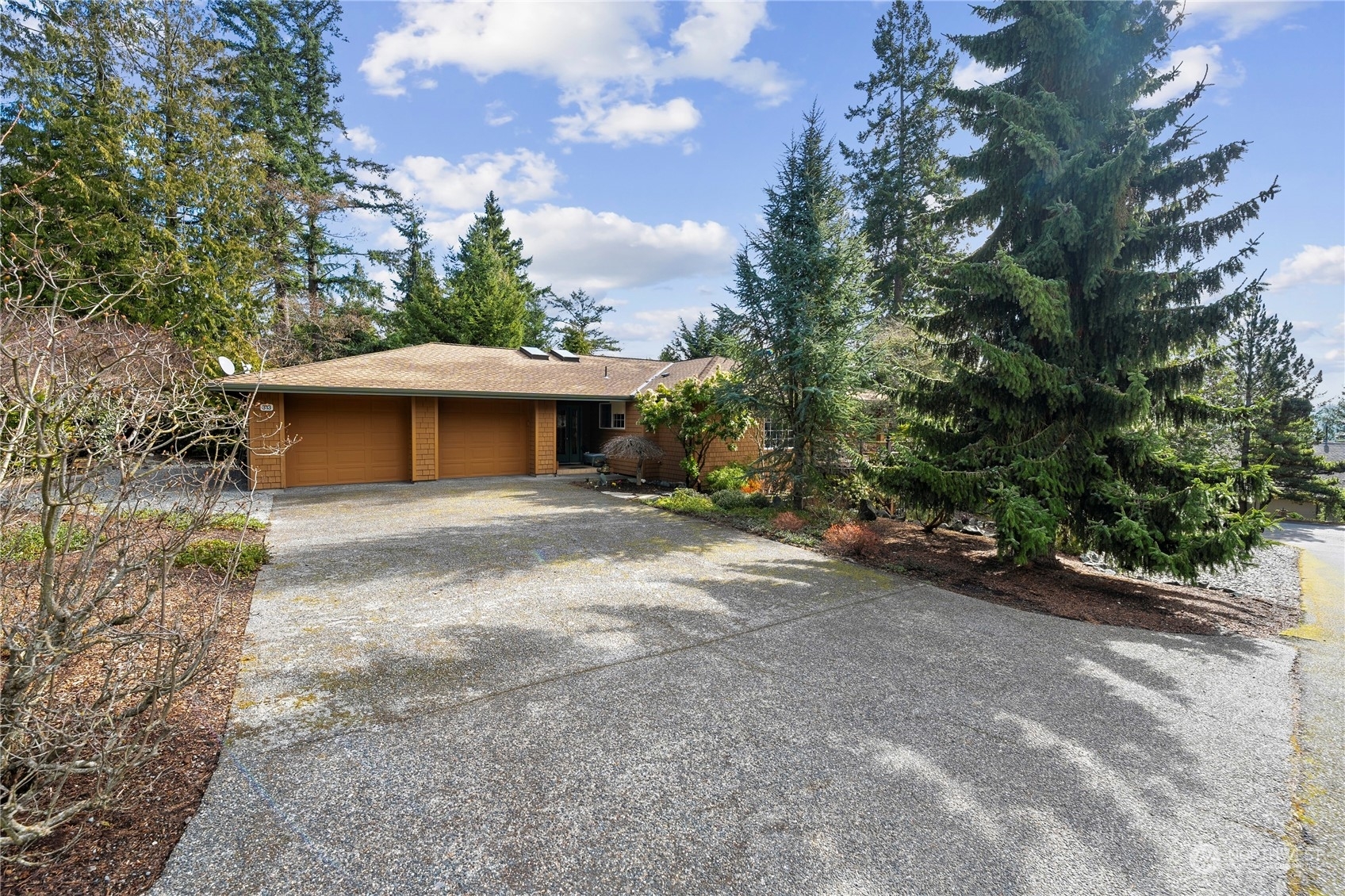 Property Photo:  313 Willapa Place  WA 98257 