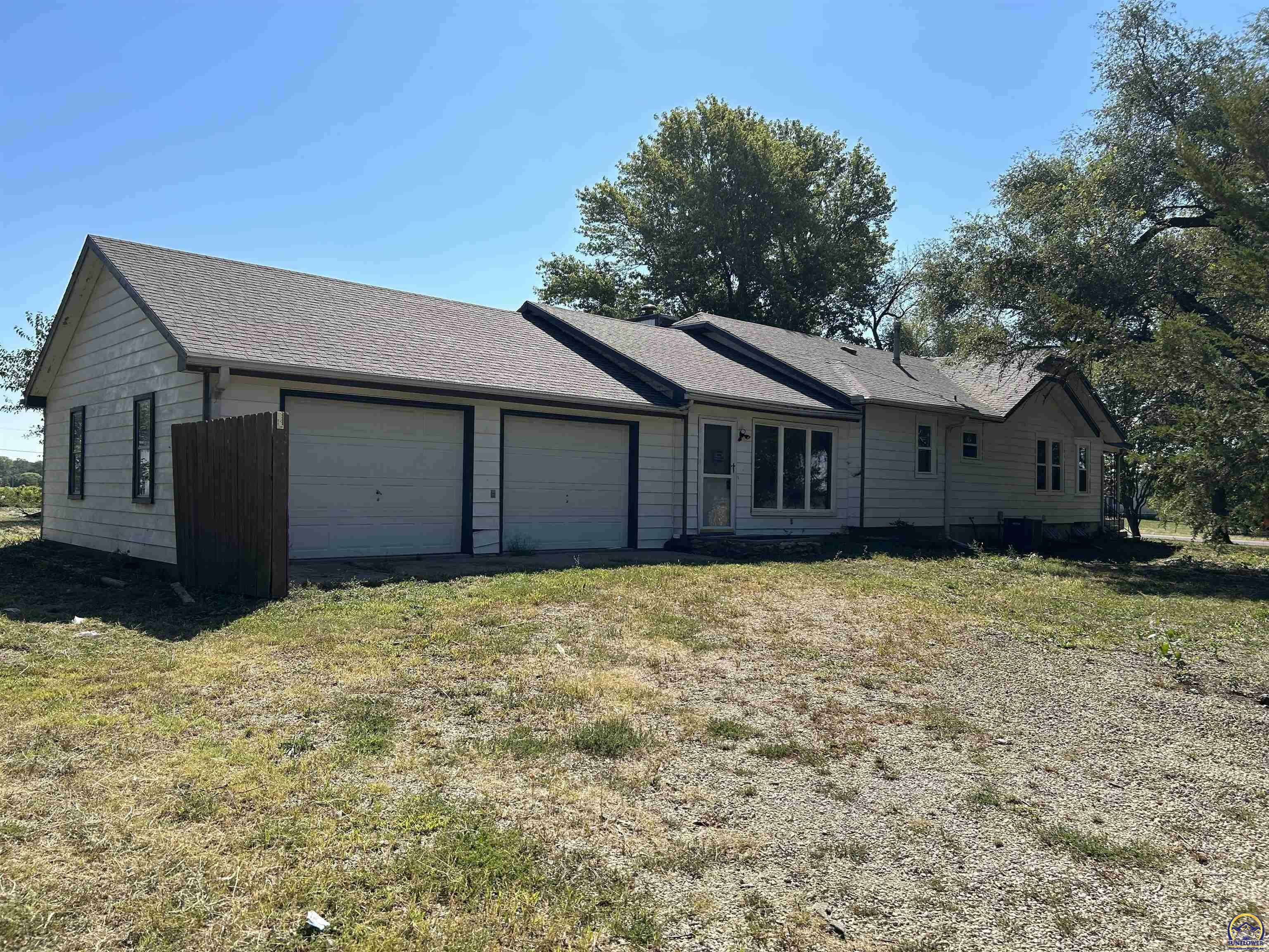 Property Photo:  5228 SE 61st St  KS 66409 