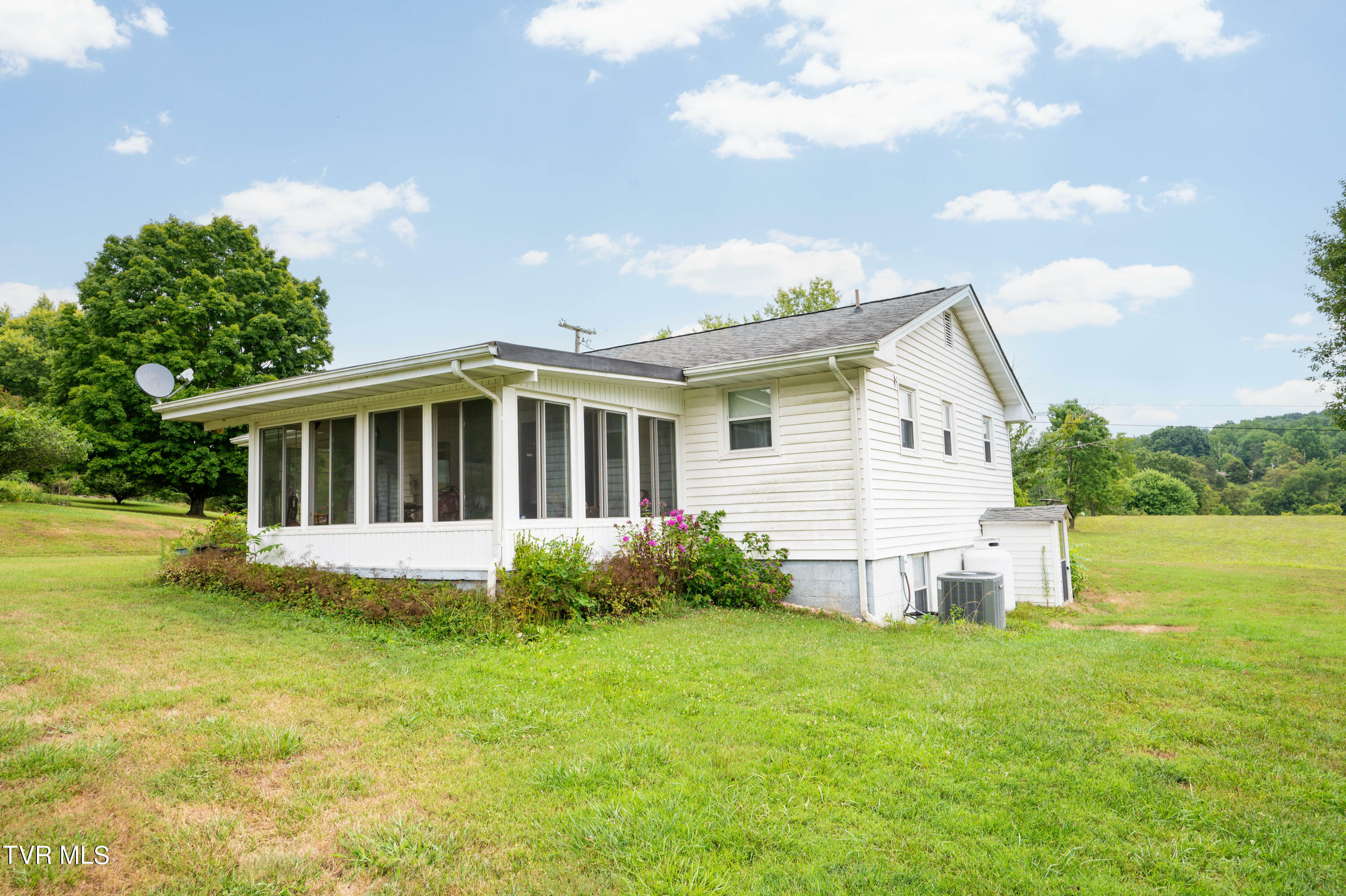 1547 Island Road  Blountville TN 37617 photo