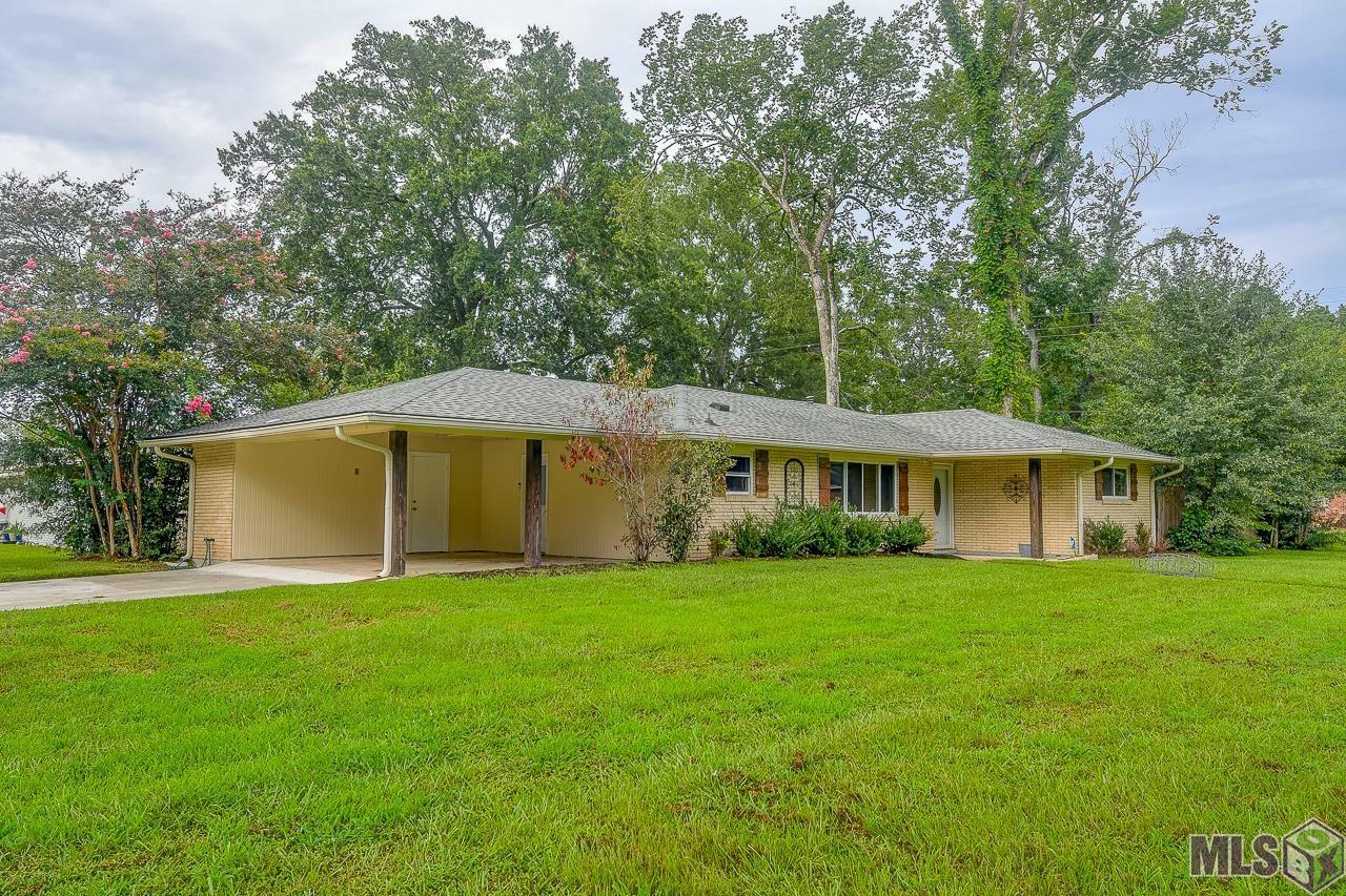 Property Photo: 15539 Marjorie Dr LA 70819