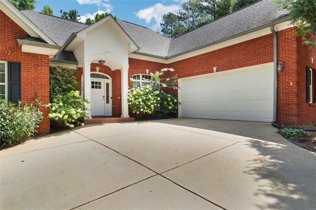 Property Photo:  400 Countryside Drive  GA 30252 