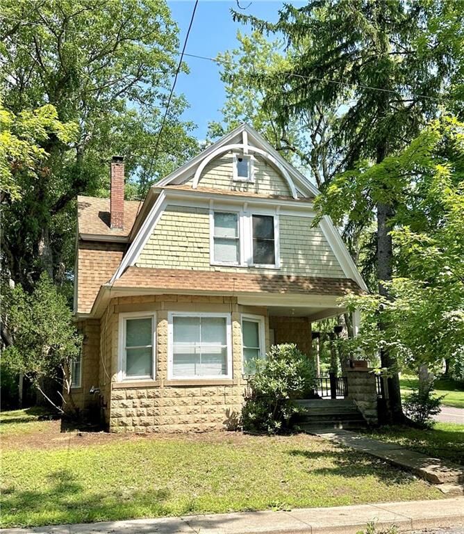 Property Photo:  40 Fairview Avenue  PA 18344 