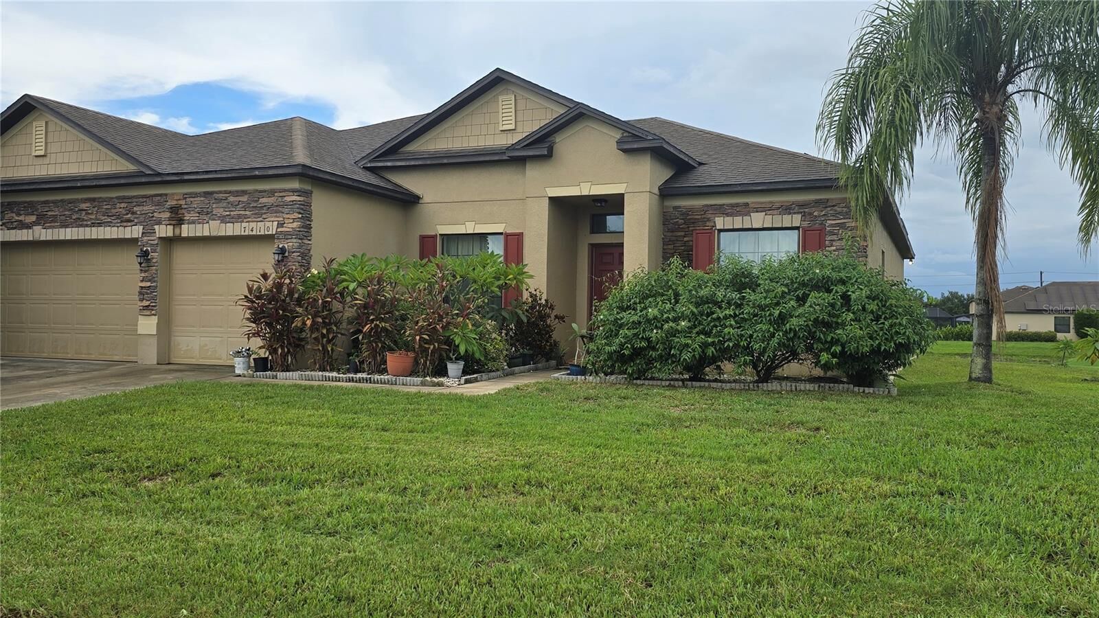 Property Photo: 7410 64th Street E FL 34221
