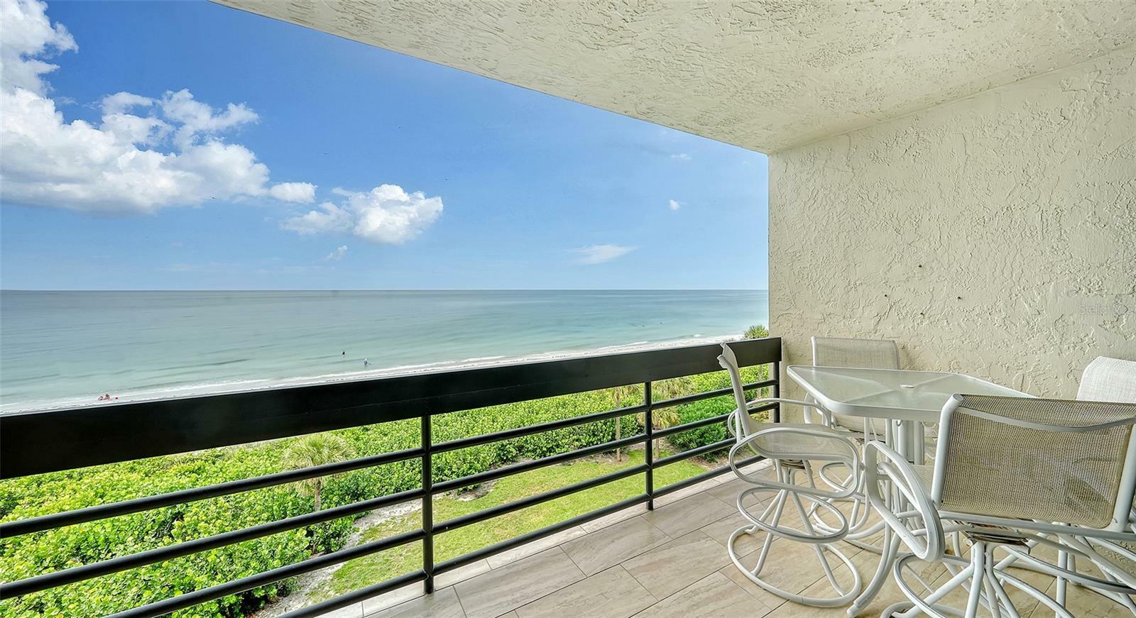 Property Photo:  1045 Gulf Of Mexico Drive 403  FL 34228 