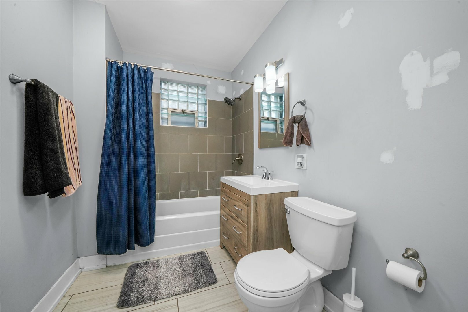 Property Photo:  4617 W McLean Avenue  IL 60639 