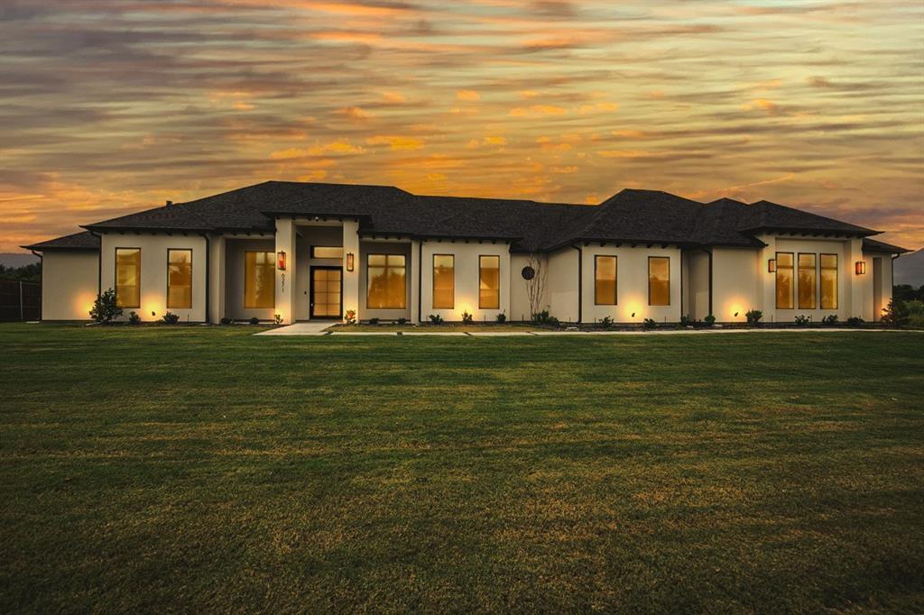 Property Photo: 6271 Florence Drive TX 76065