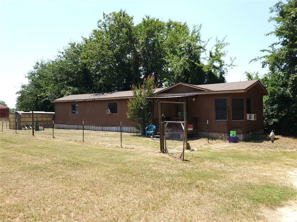 Property Photo:  411 Weakes Street  TX 75124 