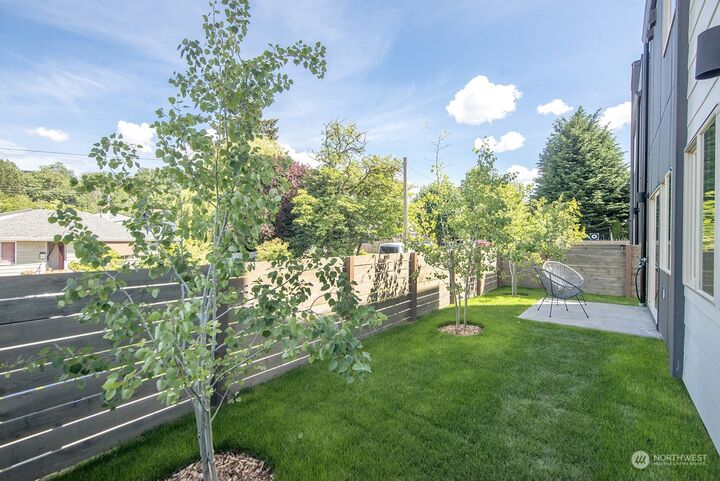 Property Photo:  5041 25th Avenue SW  WA 98106 