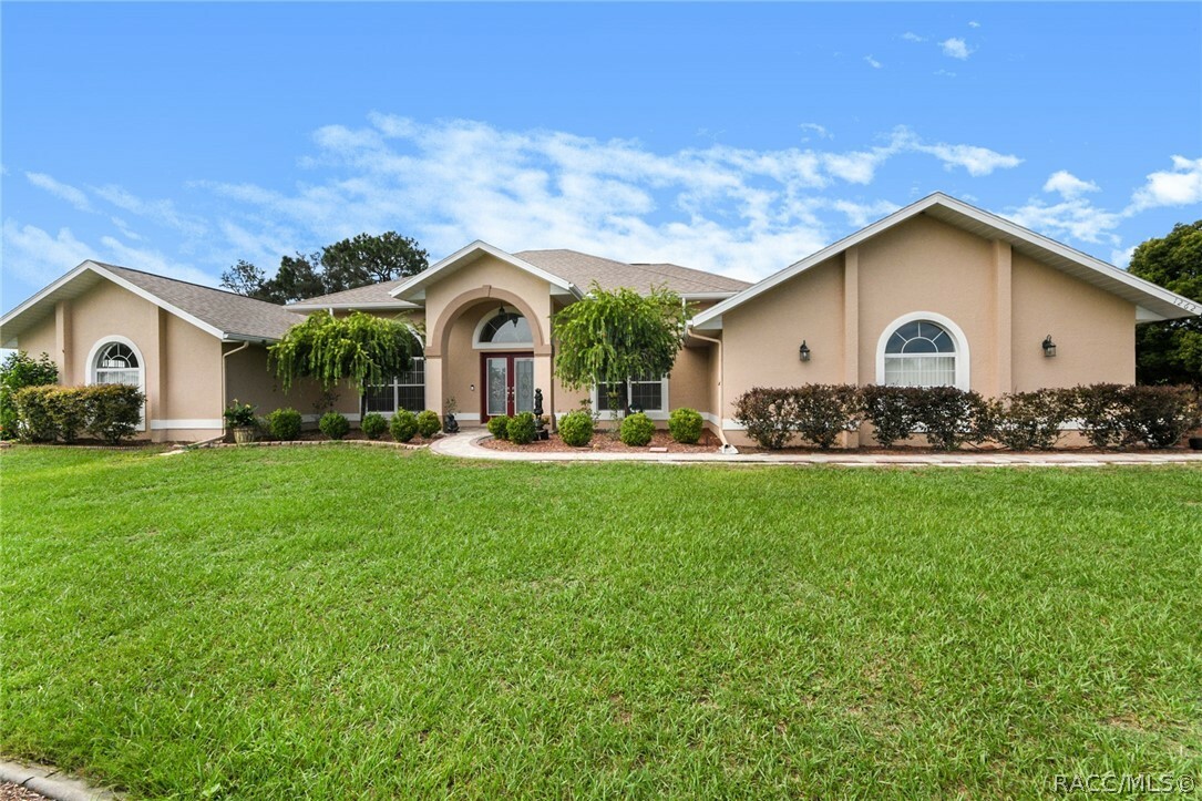 Property Photo:  1262 E Triple Crown Loop  FL 34442 