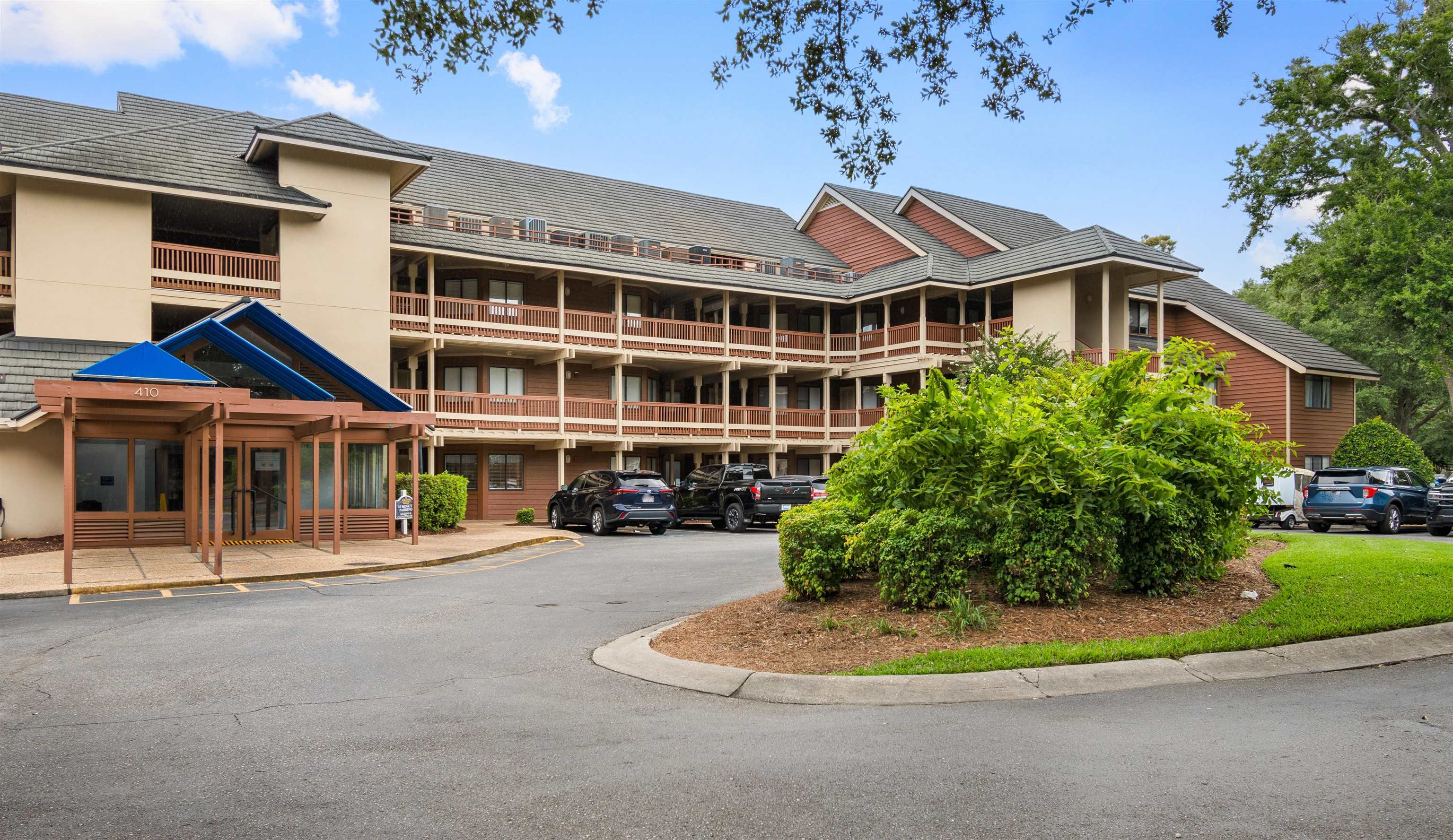 Property Photo: 410 Melrose Pl. 114 SC 29572