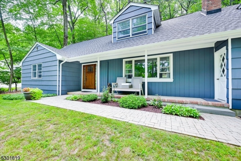 Property Photo:  65 Turtleback Rd  NJ 07853 