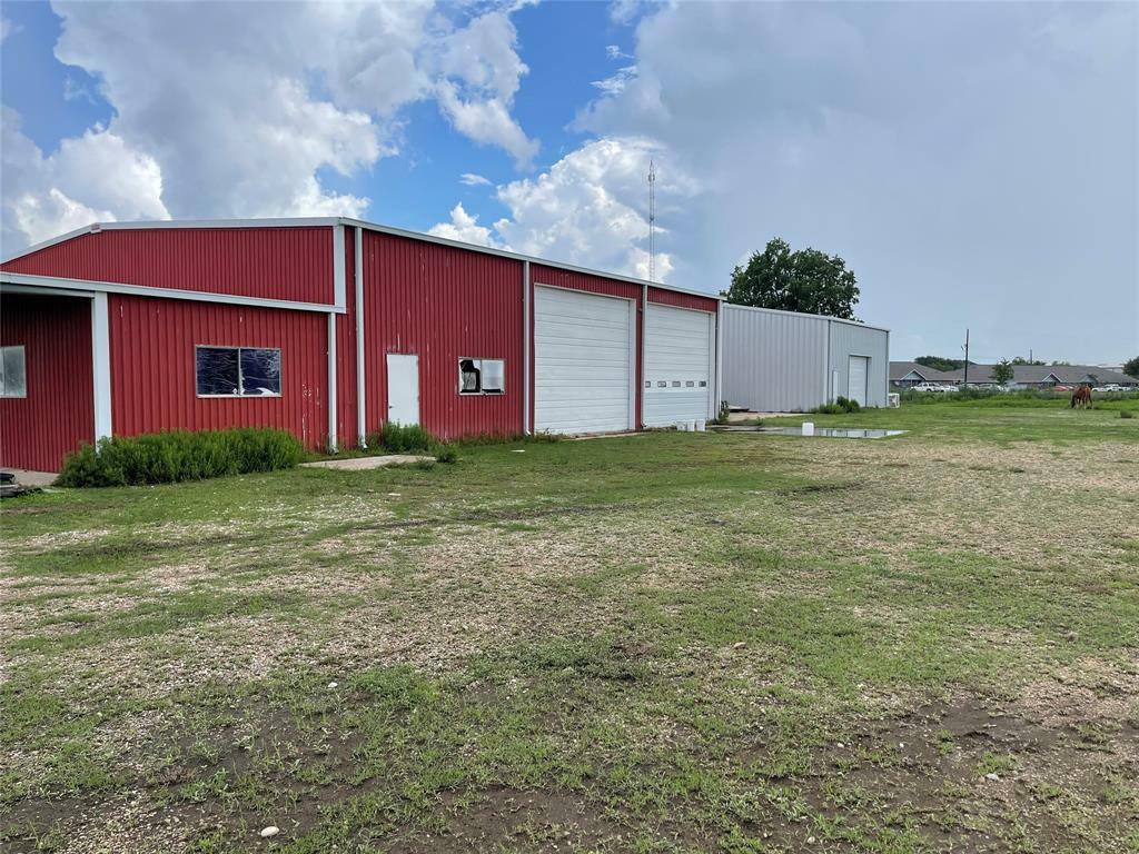 Property Photo:  204 Glen Flora Road  TX 77434 