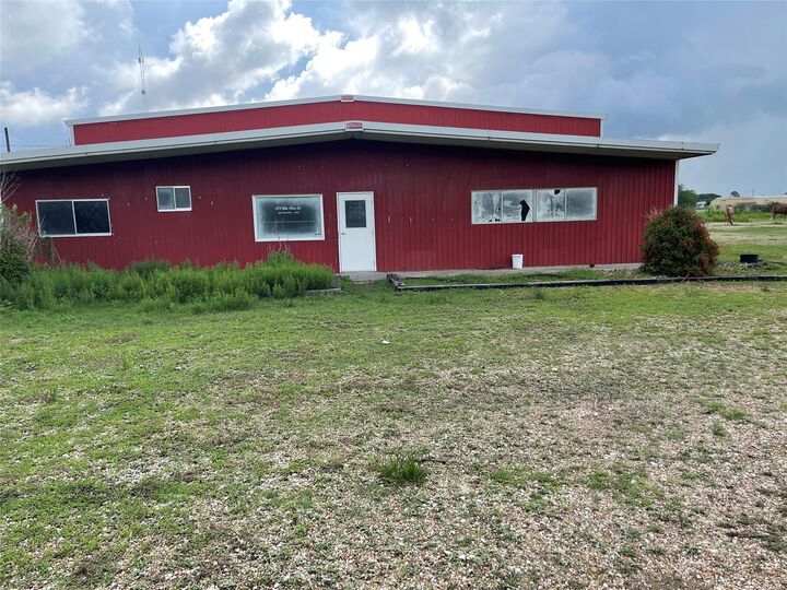 Property Photo:  204 Glen Flora Road  TX 77434 