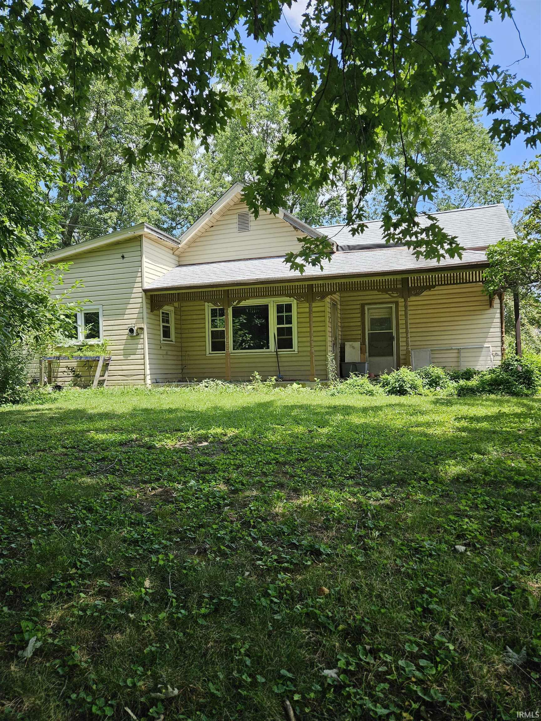 Property Photo:  102 South Street  IN 47384 