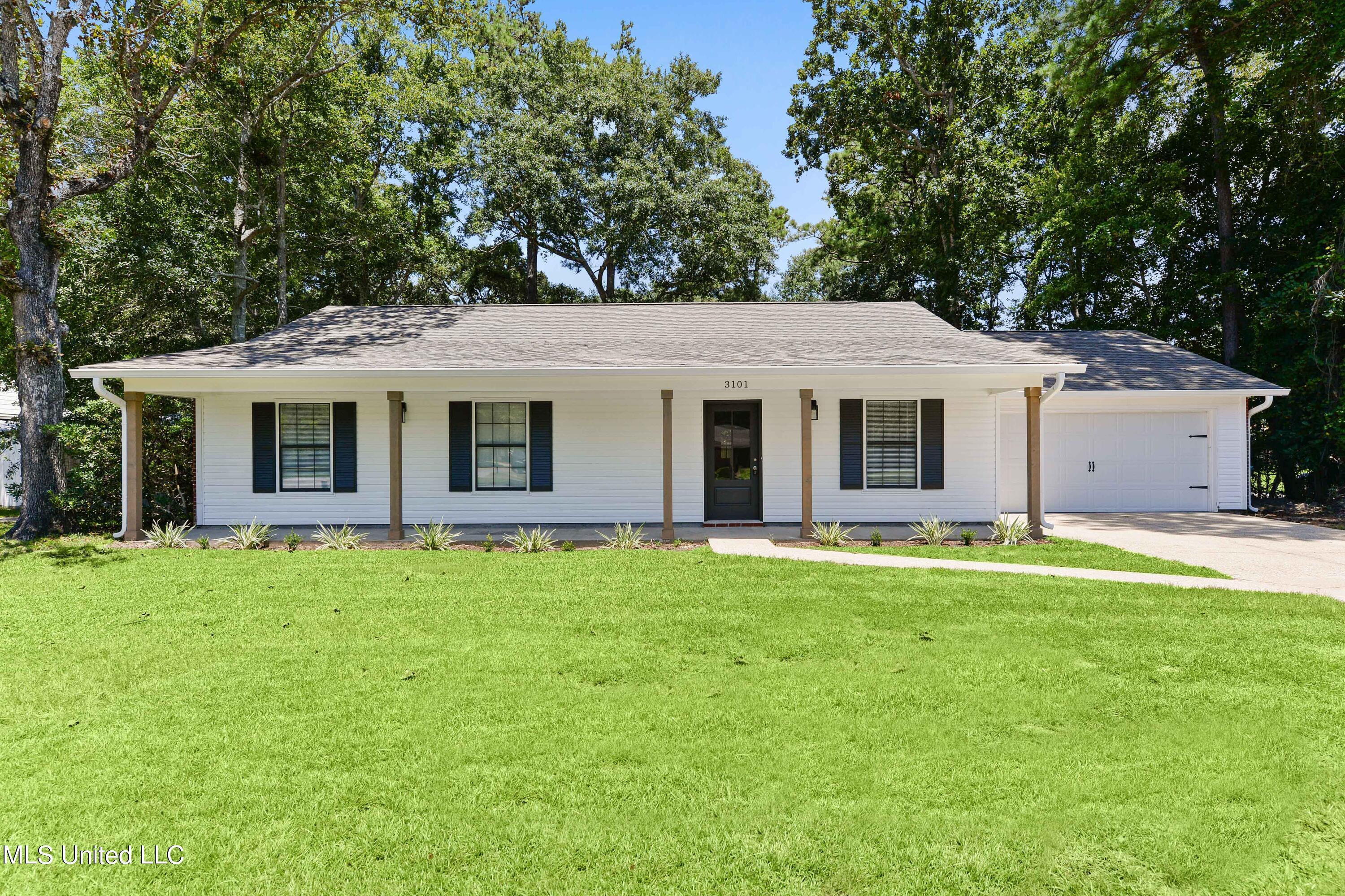 Property Photo: 3101 Breezy Hill Lane MS 39564
