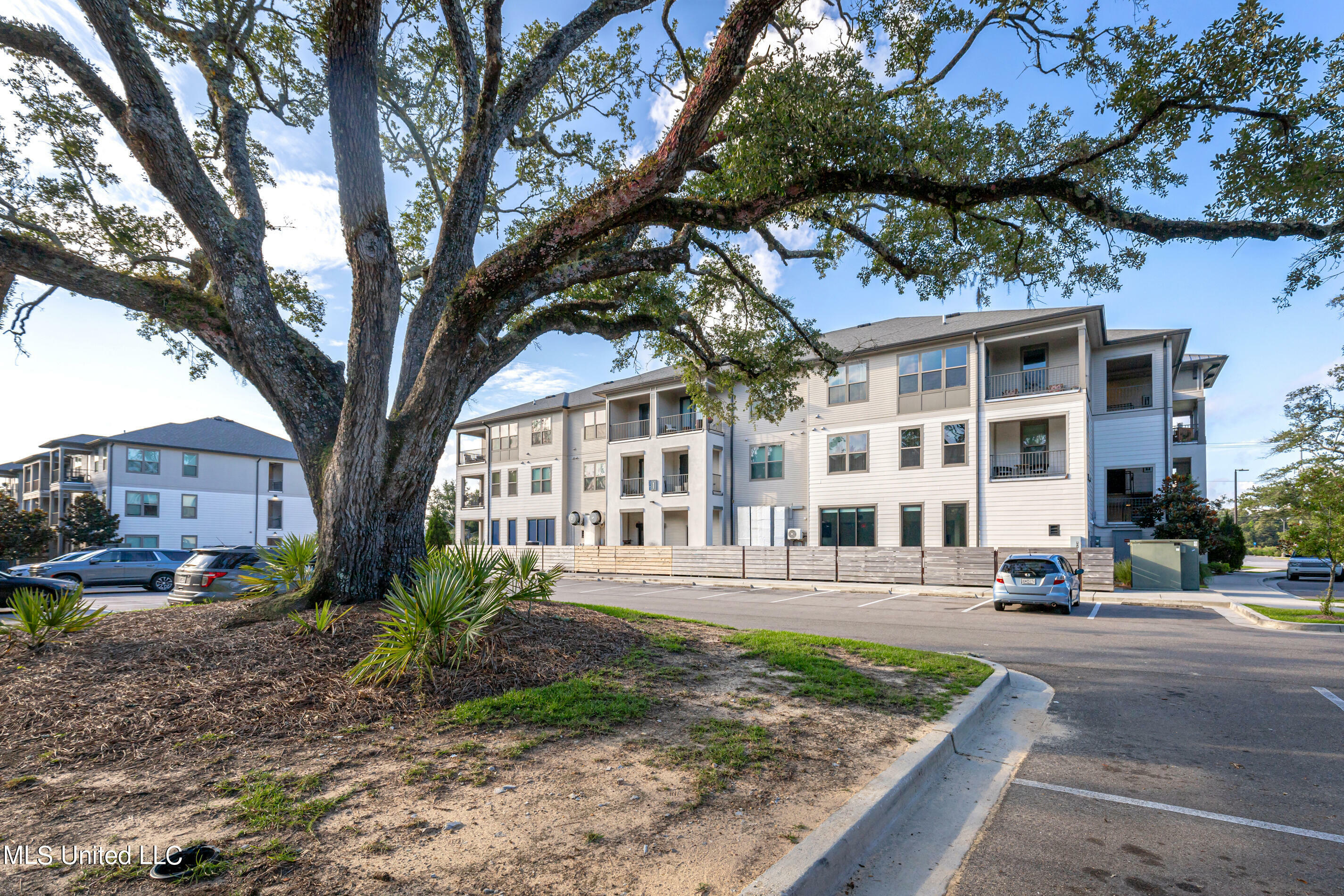 Property Photo:  2501 Bienville Blvd Boulevard  MS 39564 