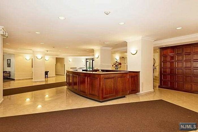 Property Photo:  2200 North Central Road 8-F  NJ 07024 