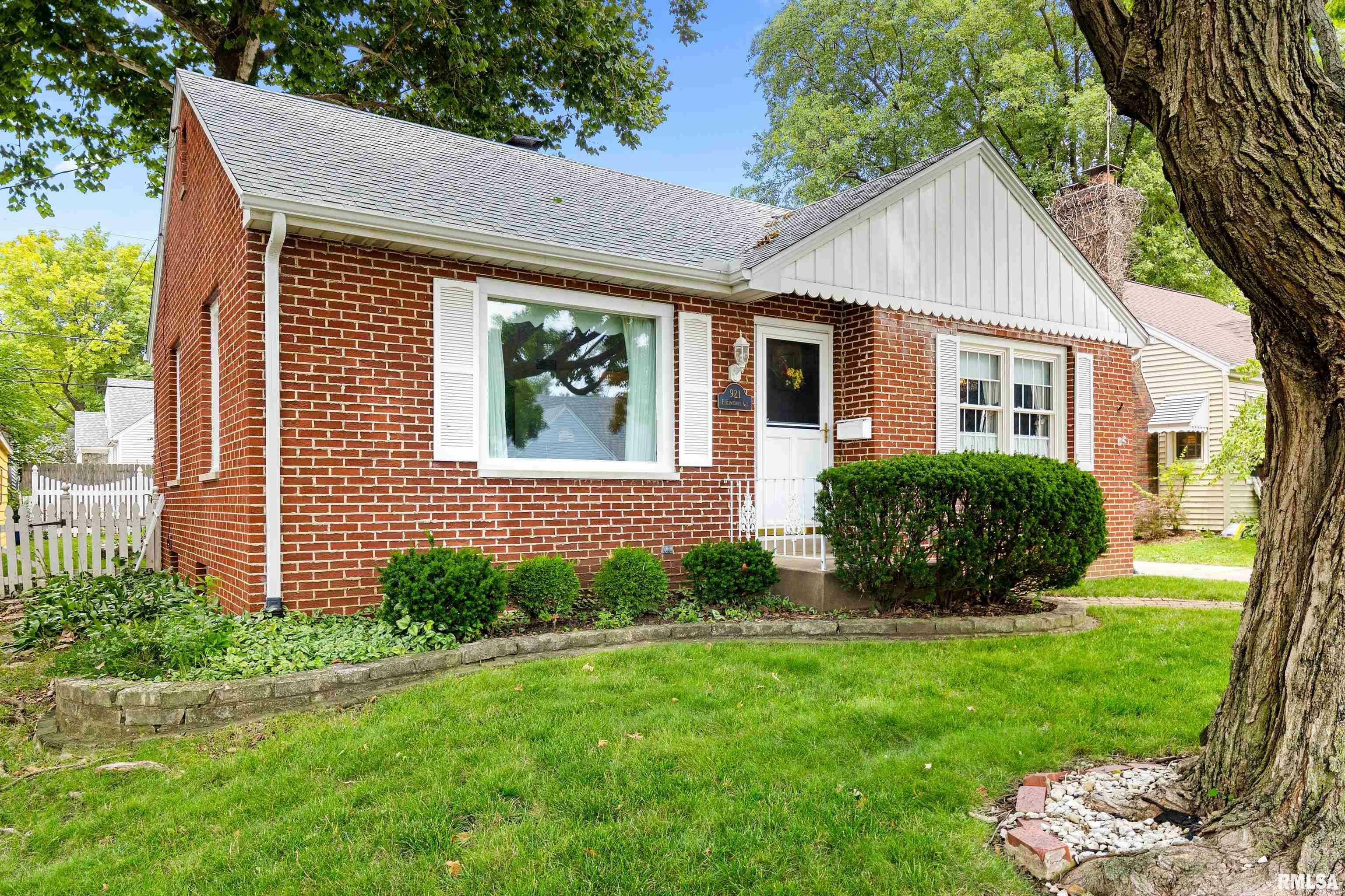 Property Photo:  921 Elmhurst Avenue  IL 61603 