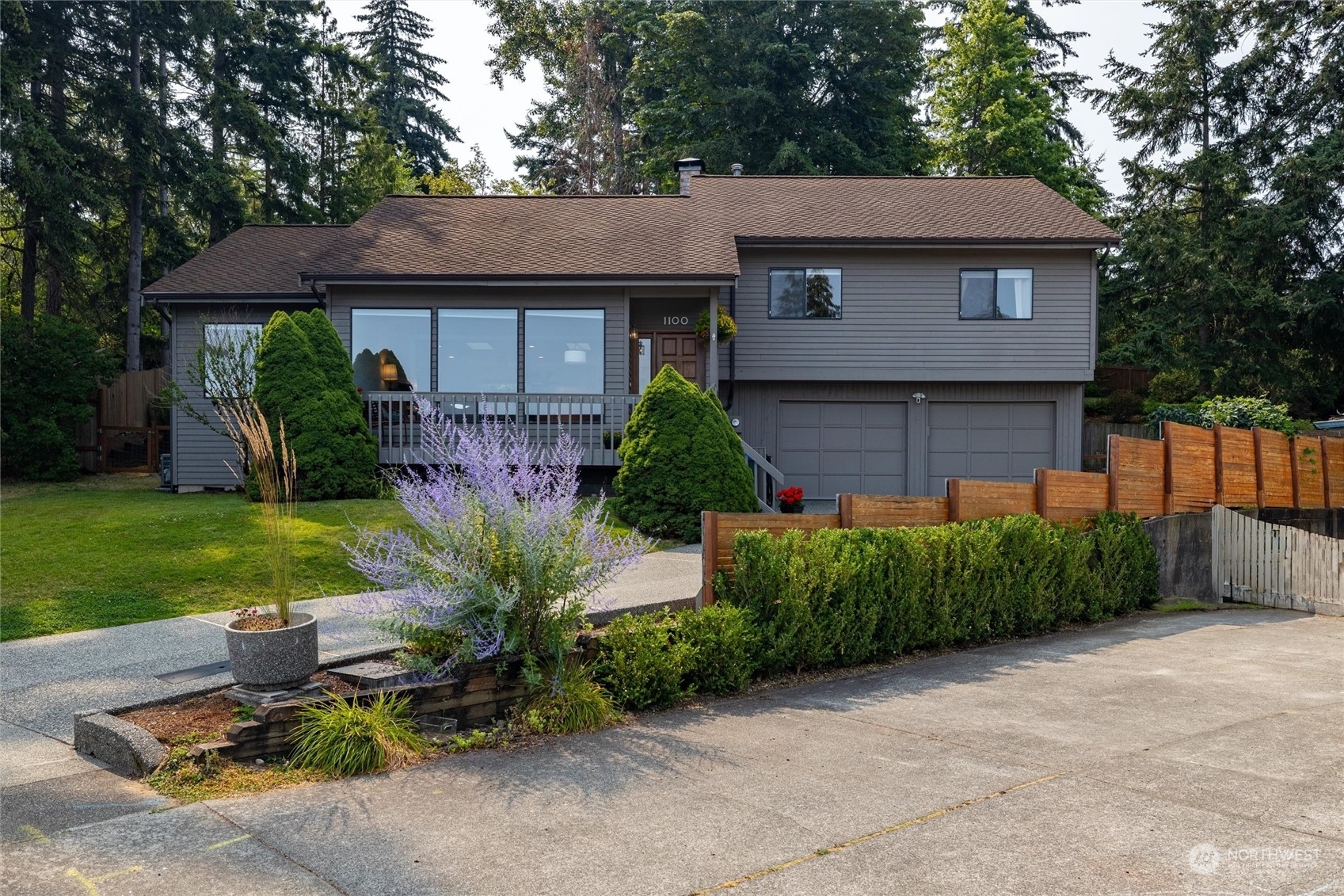 Property Photo:  1100 W Racine Street  WA 98229 