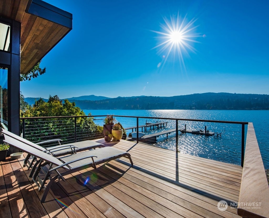 Property Photo:  2106 Dellesta Drive  WA 98226 