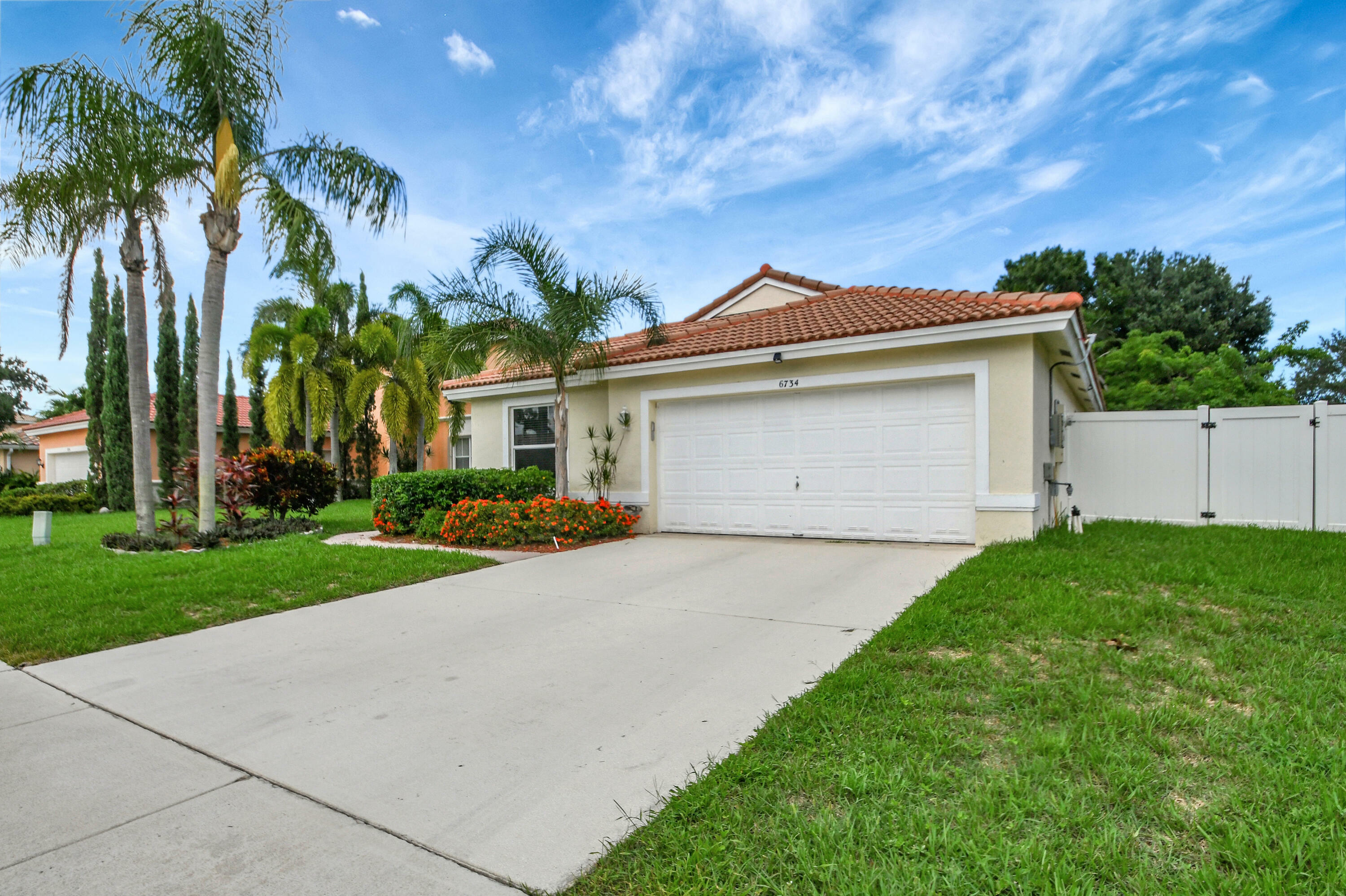 Property Photo:  6734 Lake Nona Place  FL 33463 