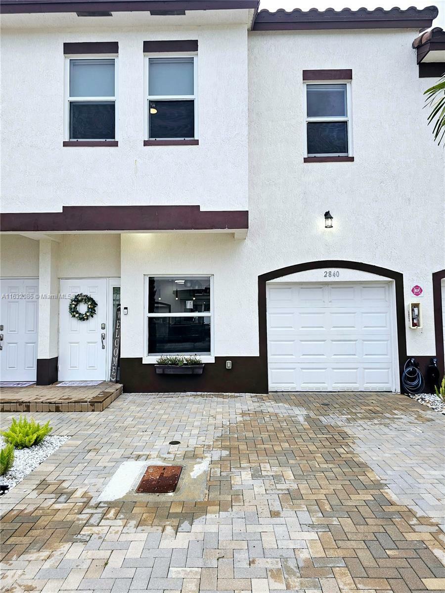 Property Photo:  2840 SW 145th Ct 2840  FL 33175 