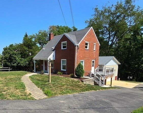 Property Photo: 163 Meadowbrook Dr PA 15102