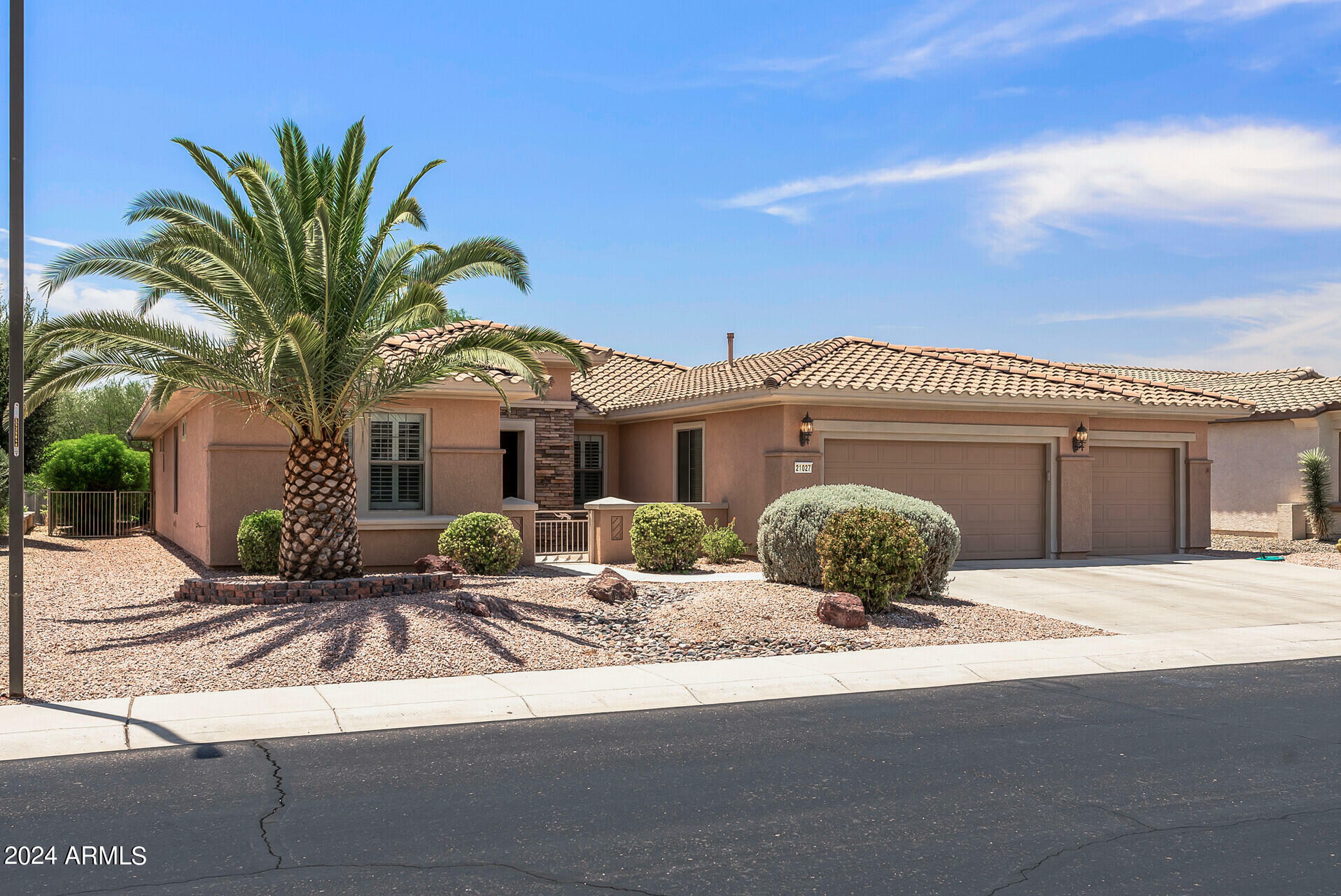 Property Photo:  21027 N Circle Cliffs Drive  AZ 85387 