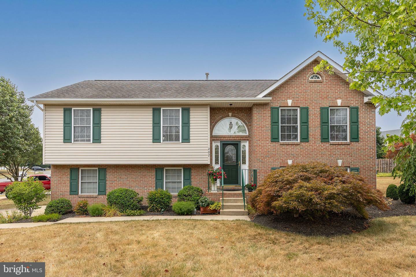 Property Photo:  207 Goldenrod Road  VA 22602 