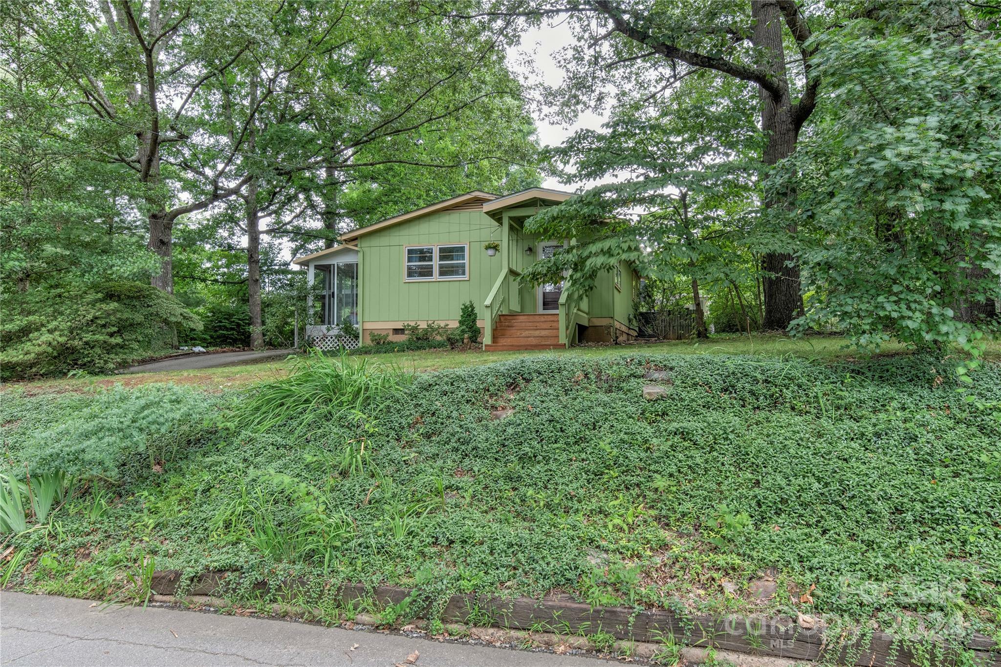 Property Photo:  51 Harris Avenue  NC 28806 