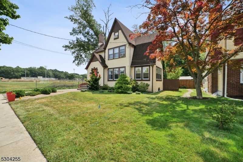 Property Photo:  1318 Fayette Pl  NJ 07060 