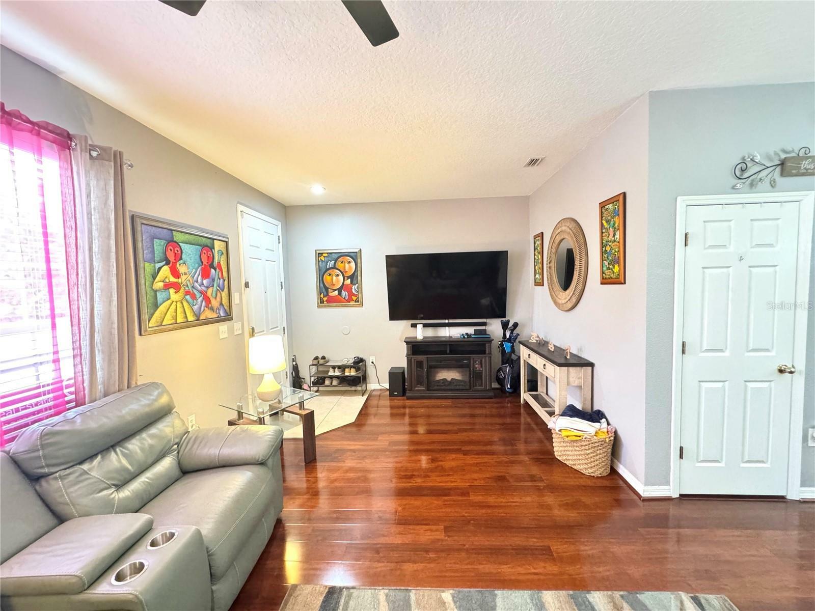 Property Photo: 6546 Marlberry Way FL 33773