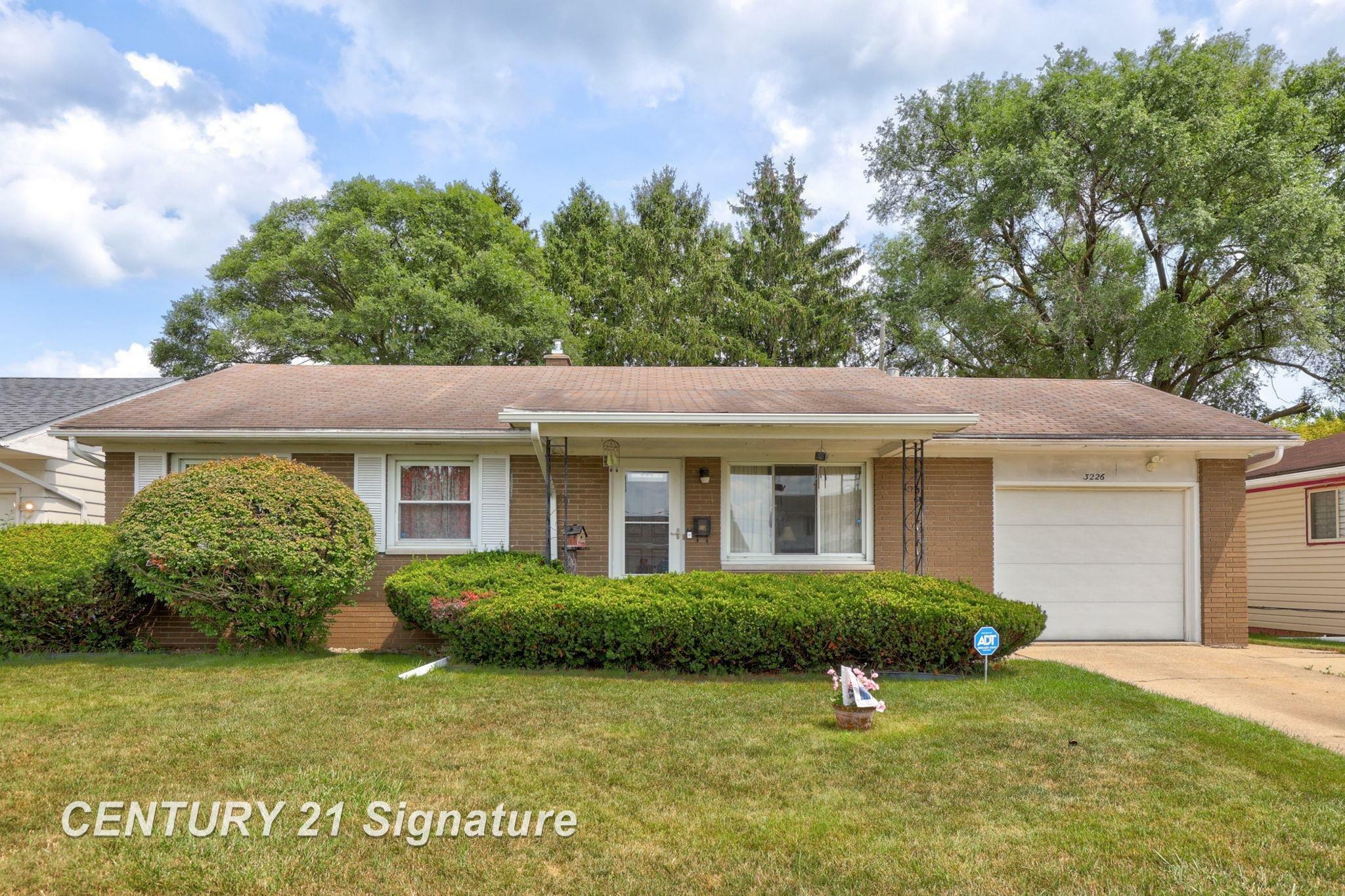 Property Photo:  3226 S Auburn Drive  MI 48601 