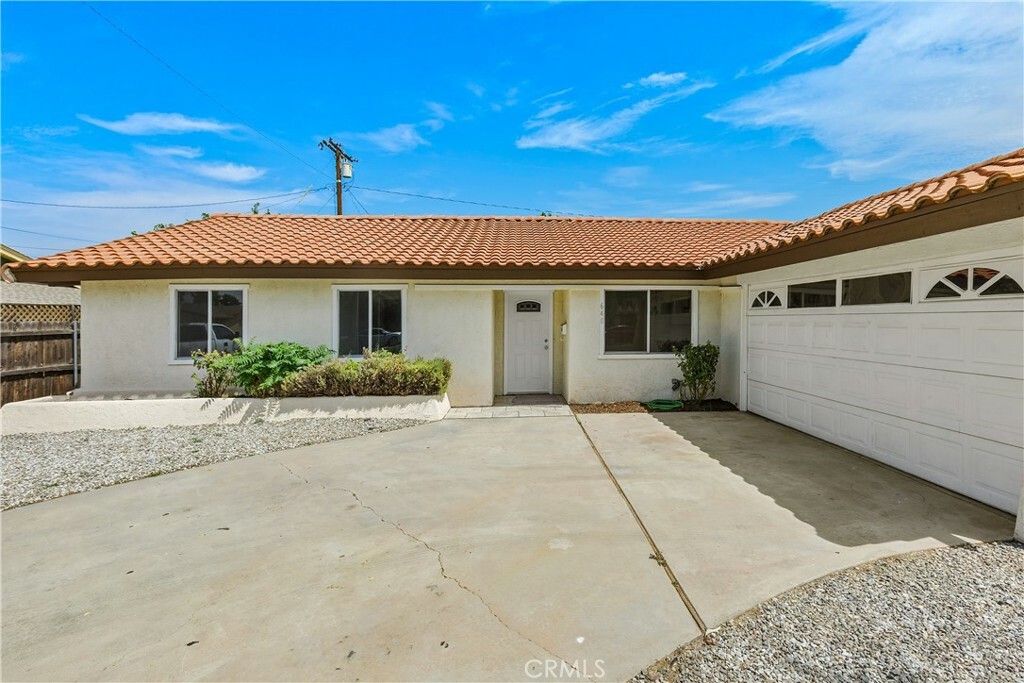 Property Photo:  640 Vista Del Monte  CA 92543 