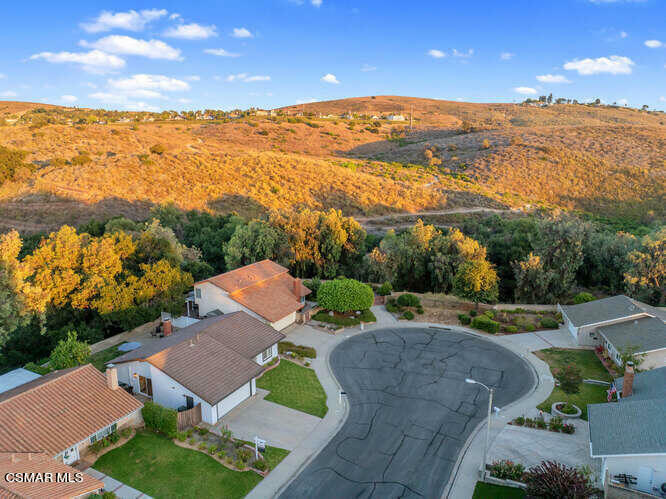 Property Photo:  2186 Aspenpark Court  CA 91362 