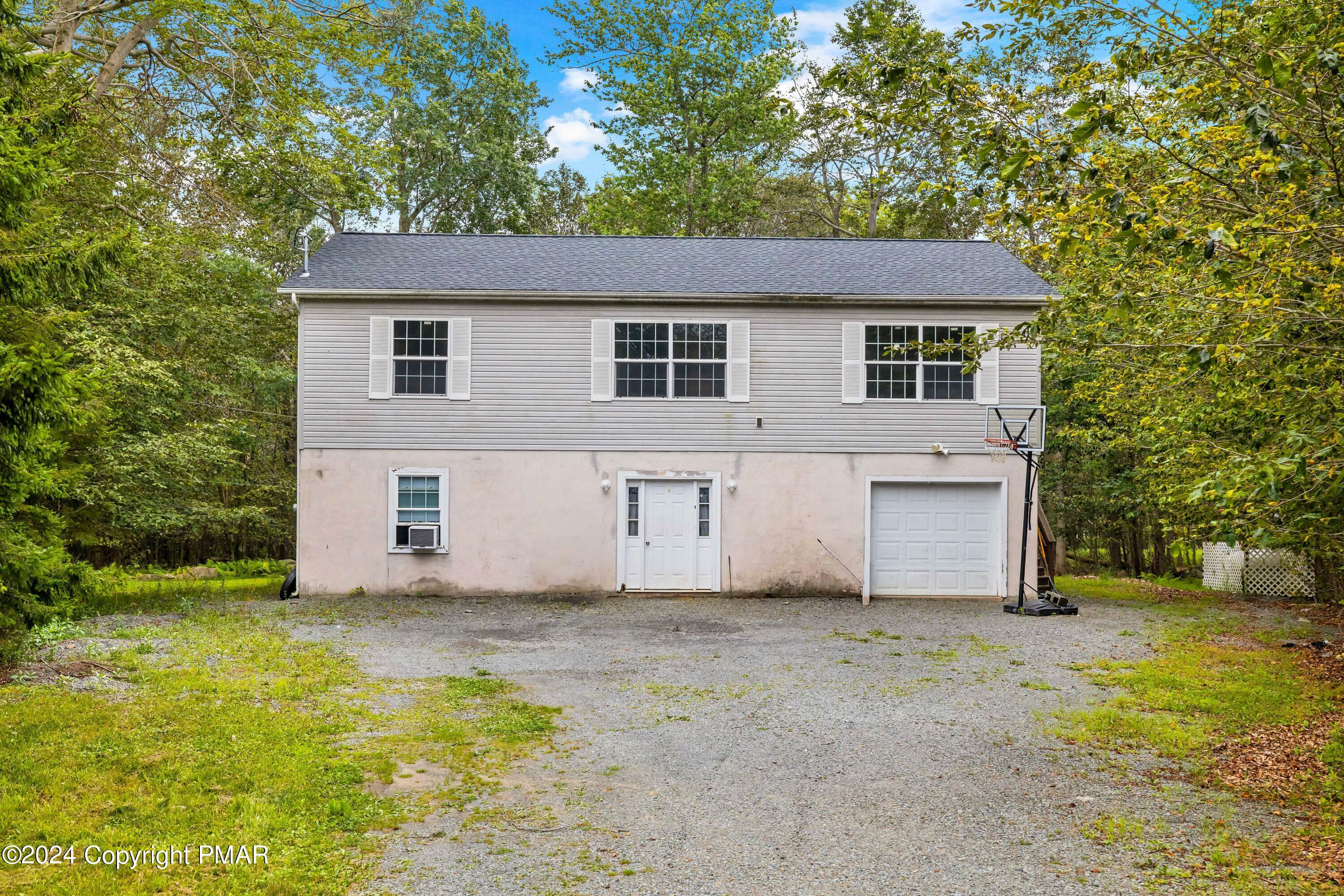 Property Photo:  5265 Glen Terrace  PA 18466 