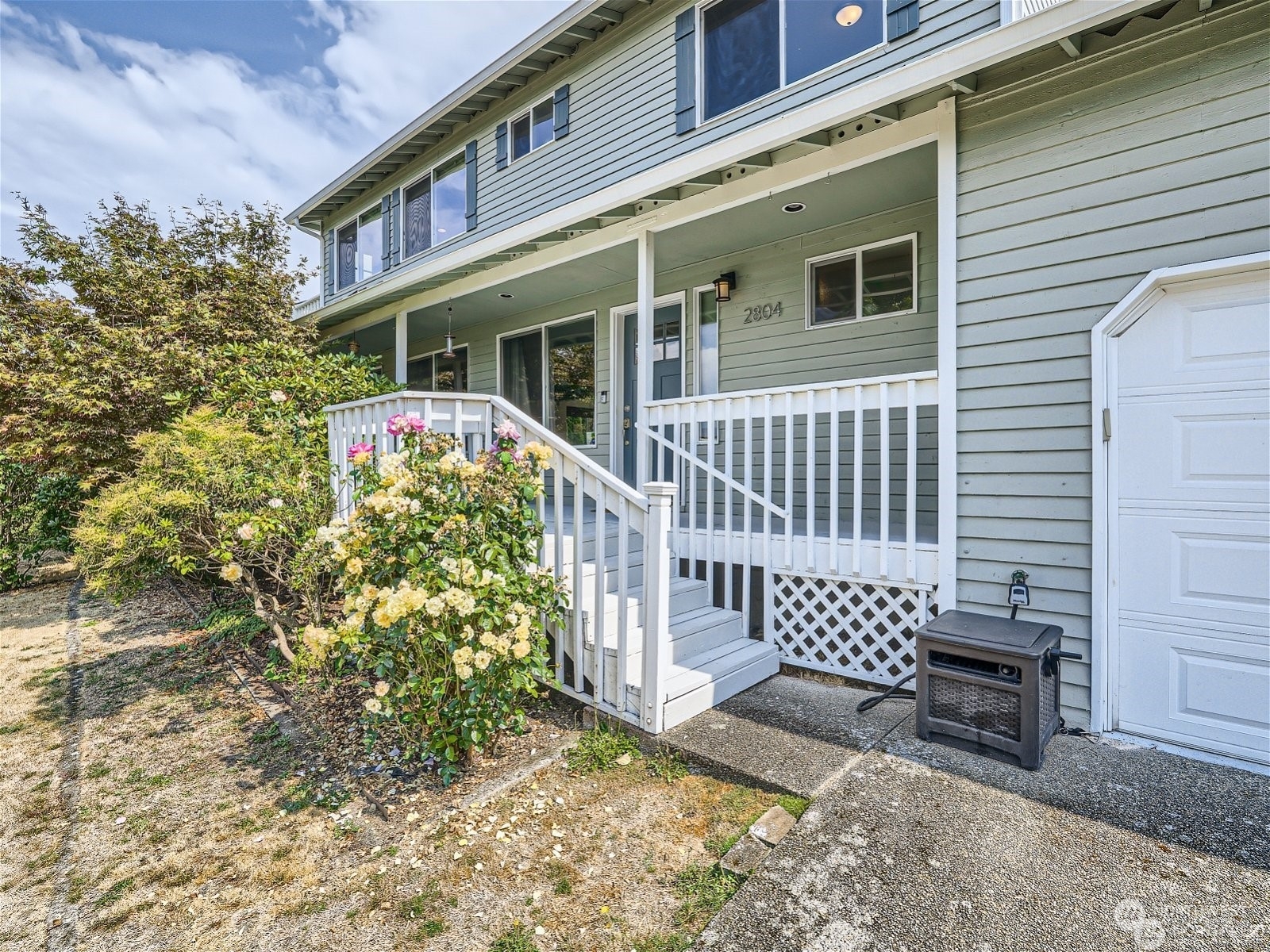 Property Photo:  2804 Cedar Avenue S  WA 98055 