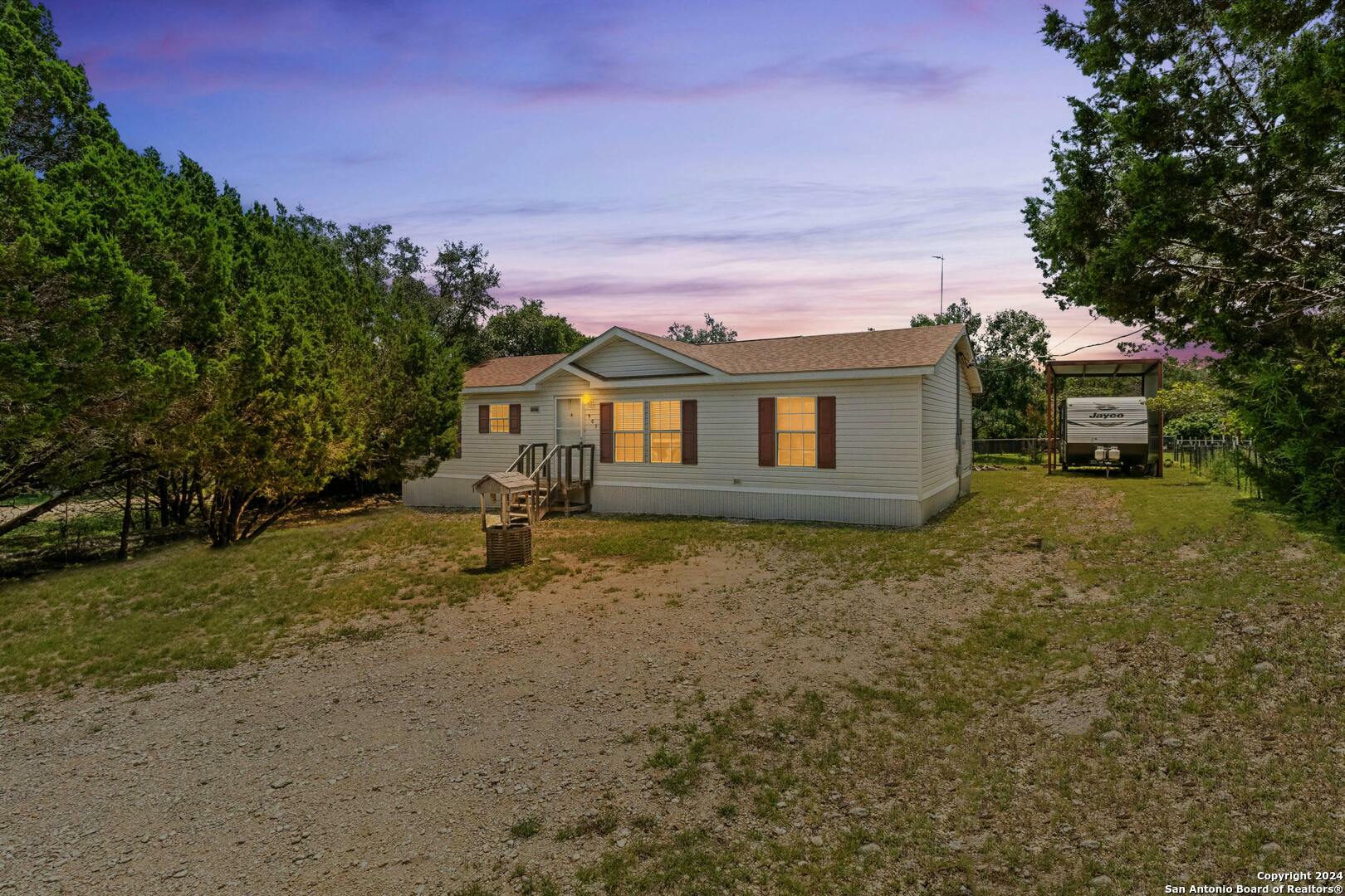 Property Photo:  905 High Mesa  TX 78676 