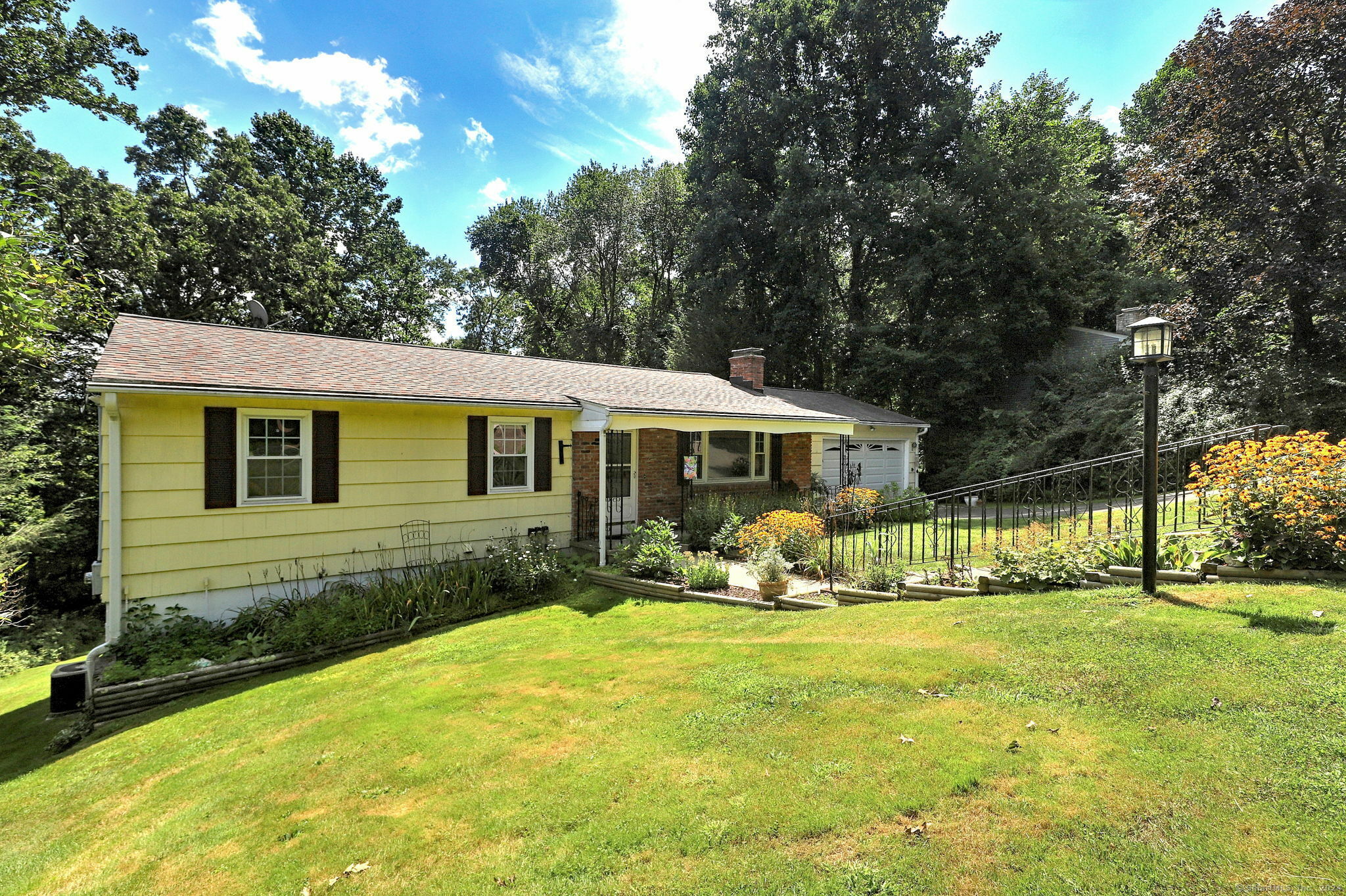 Property Photo:  40 Bungay Terrace  CT 06483 