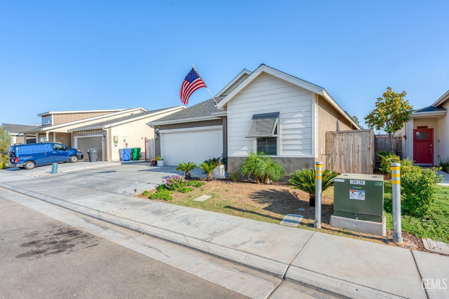 Property Photo:  9617 Crystal Falls Lane  CA 93263 