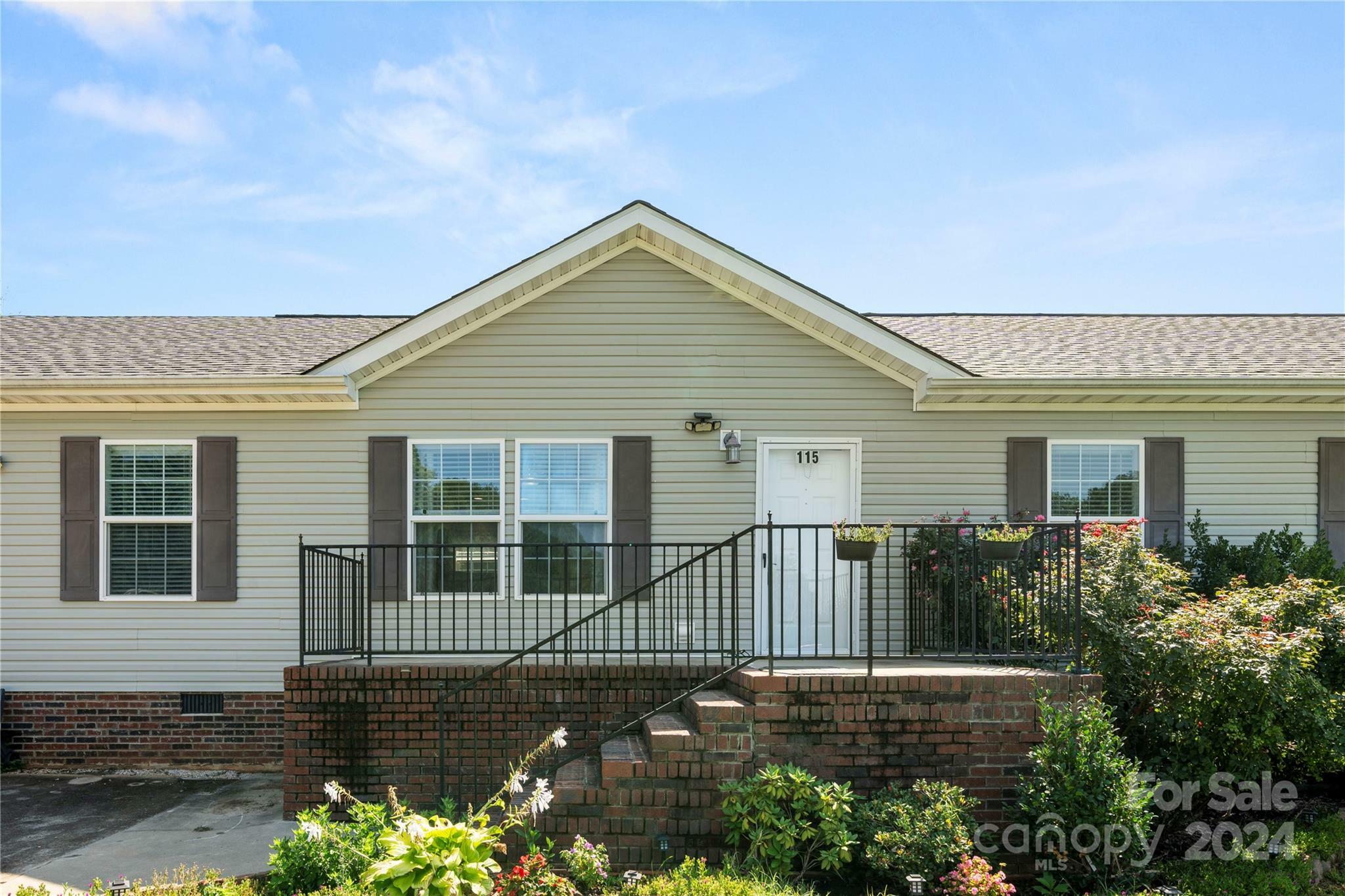 Property Photo: 115 Crystal Bay Drive NC 28115