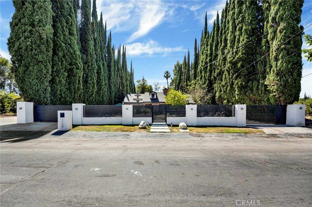 Property Photo:  5955 Oakdale Avenue  CA 91367 