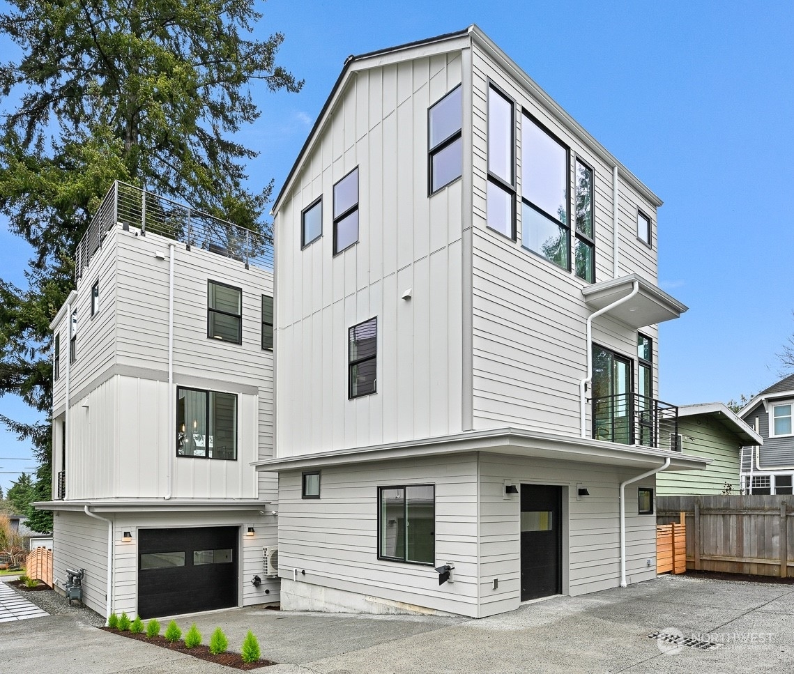 Property Photo: 1035 NE 98th St B WA 98115