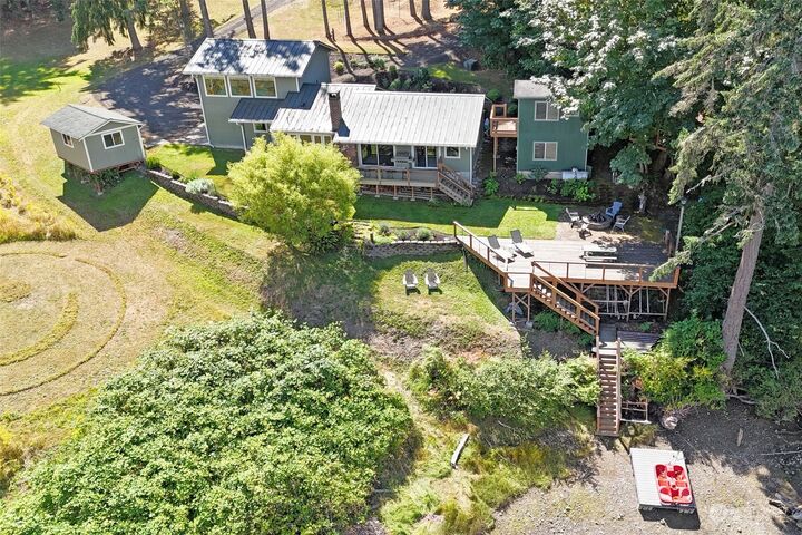 Property Photo:  752 E Stretch Island Road S  WA 98546 