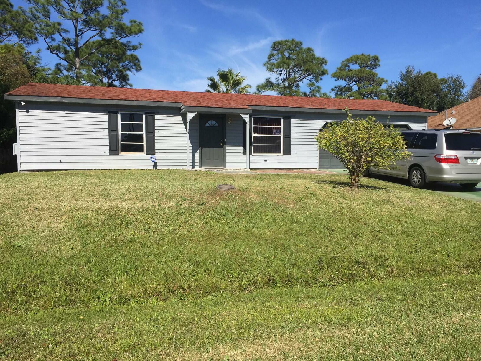 Property Photo:  113 SW Starfish Avenue  FL 34984 