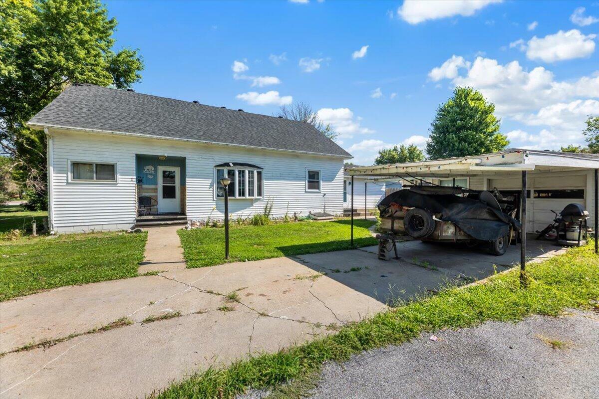 Property Photo:  106 N Archer  Street  IA 51556 