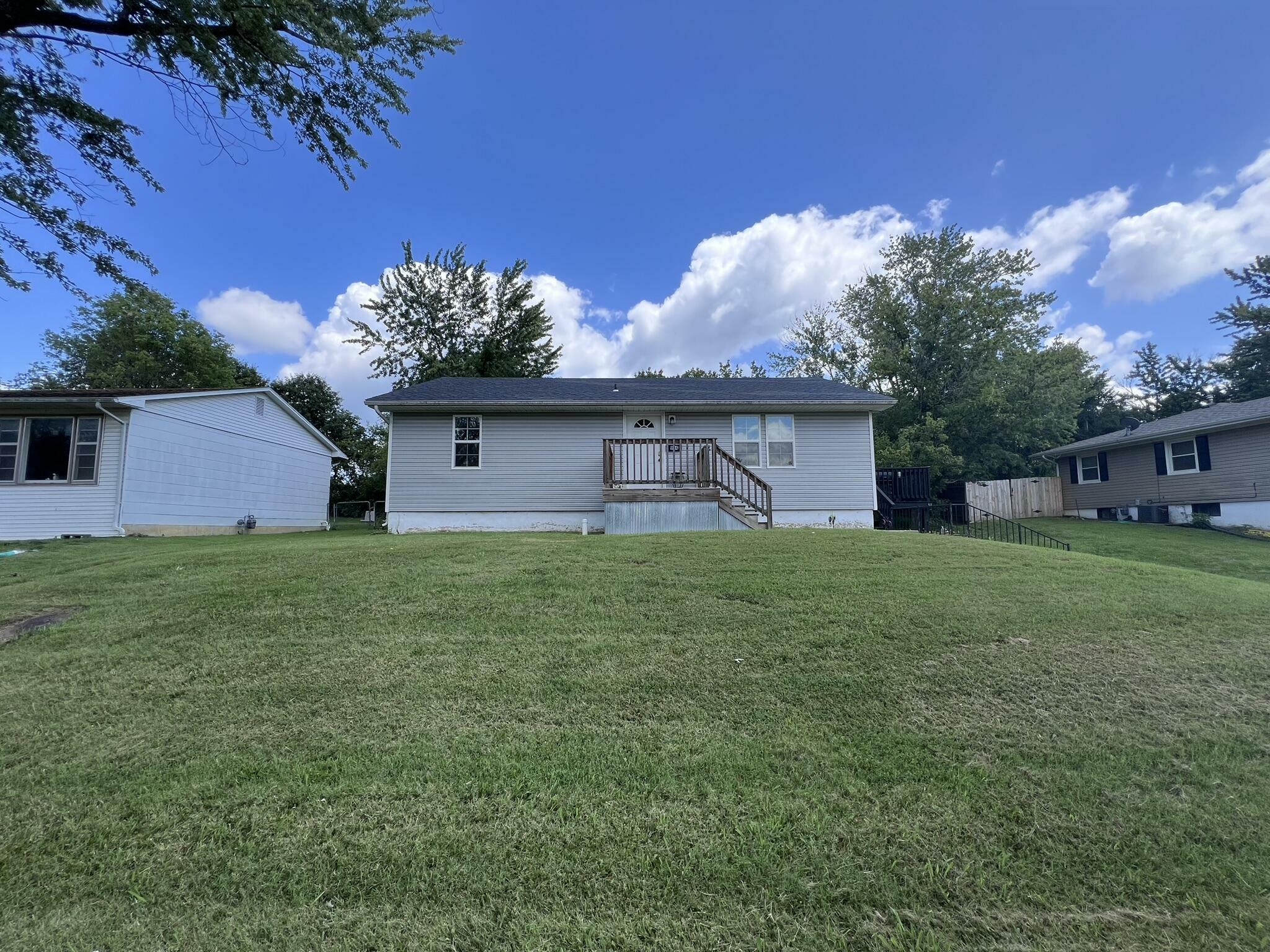 Property Photo:  904 E Morningside Dr  MO 65251 